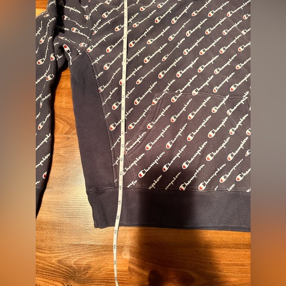Champion Hoodie. Size L - Picture 3 of 6